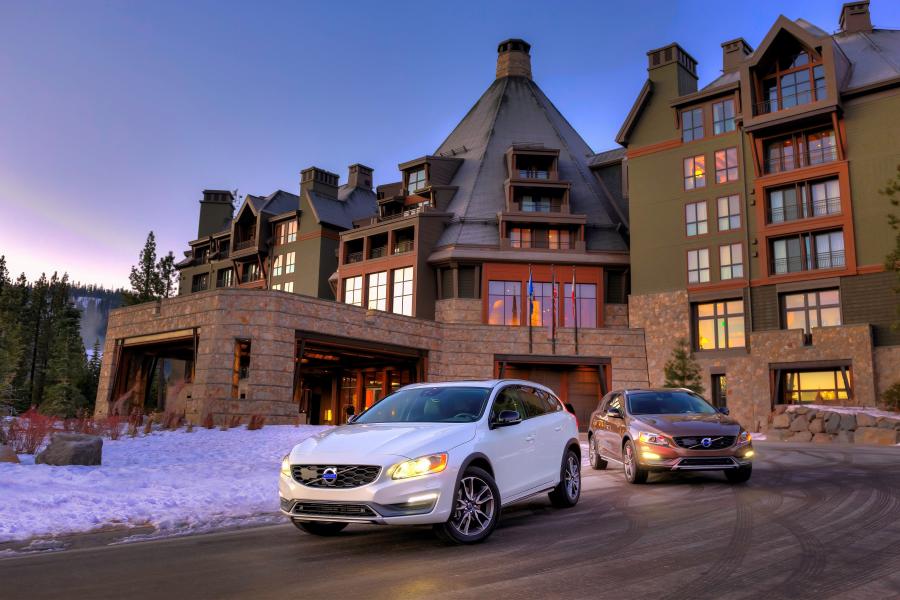  Volvo V60 Cross Country 2015 года  (US) (фото 13 из 23)